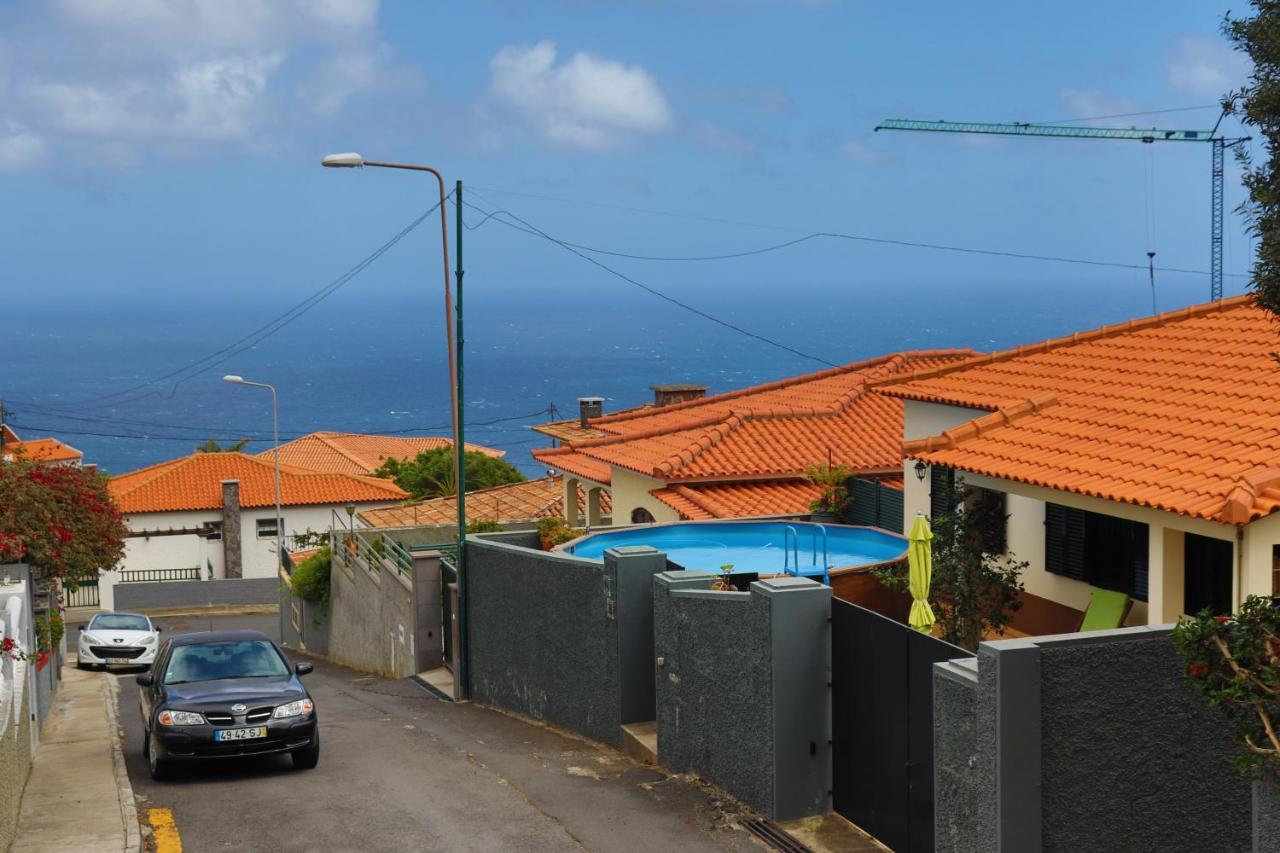 Suites Pinto Coelho Caniço Exterior foto