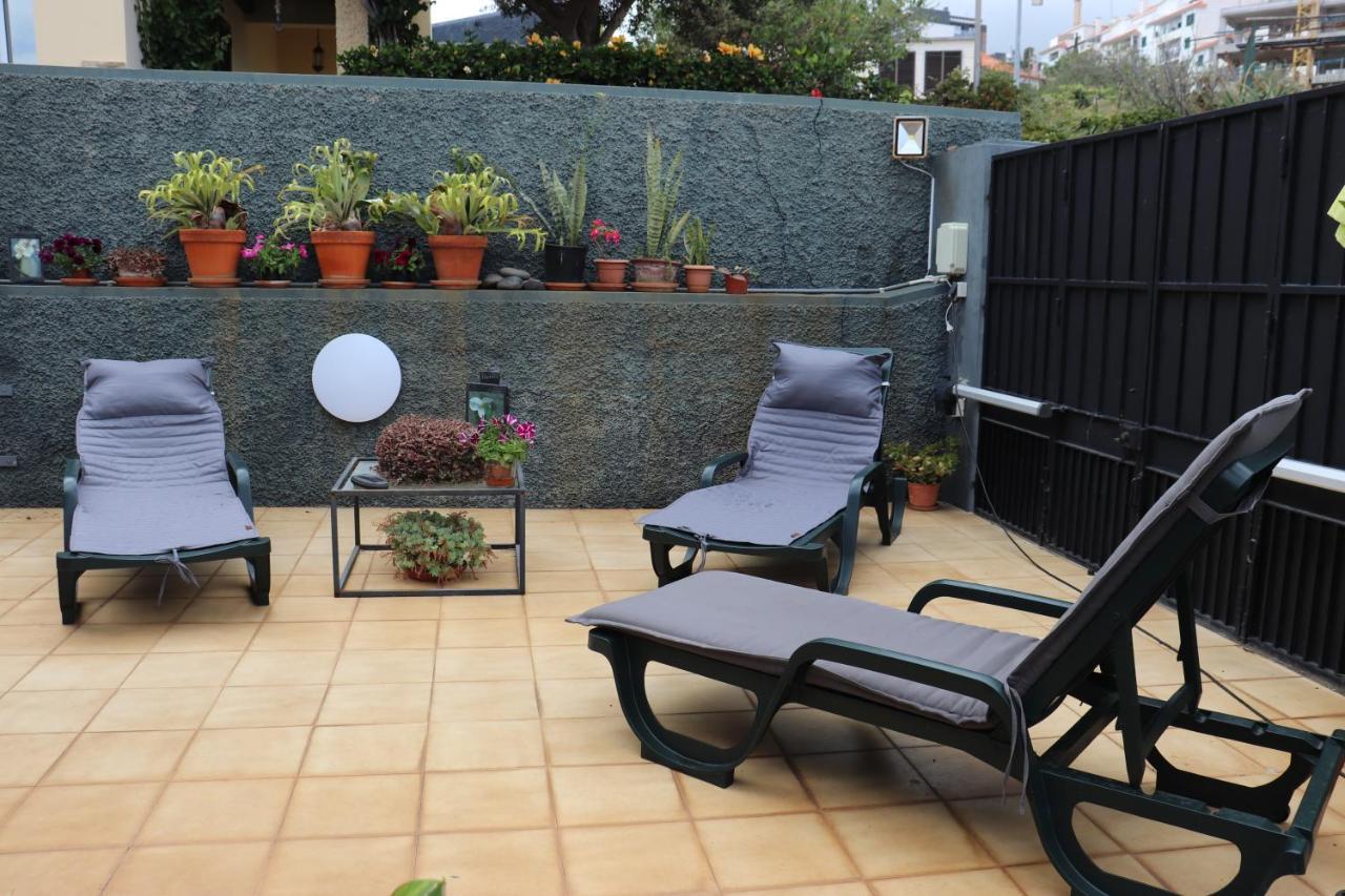 Suites Pinto Coelho Caniço Exterior foto